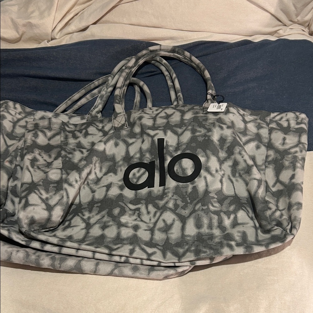 ALO Yoga Gray and Black Tote Bag